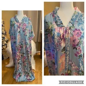 Woman’s long floral zipper housecoat bathrobe by Granada